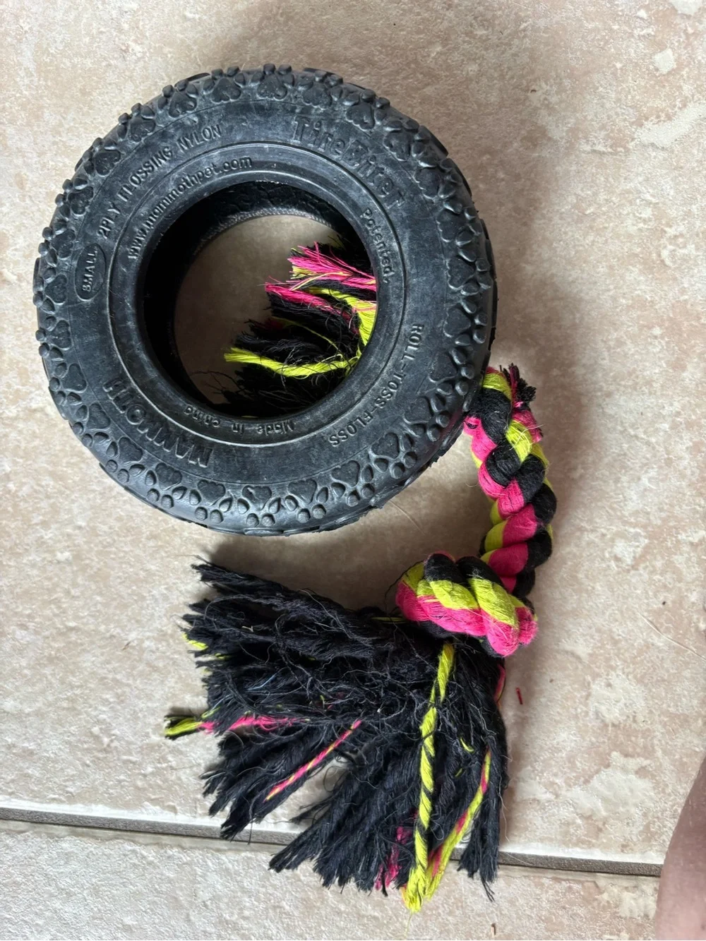 Bundle! dog treat launcher, tire with rope and gorilla kong toy